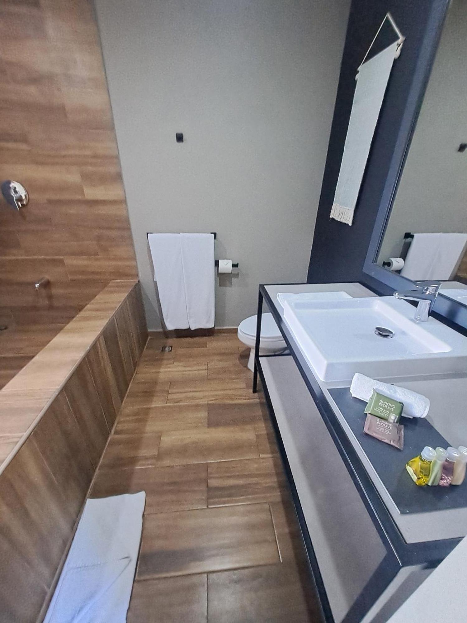 Cardedeu Hotel Lago De Coatepeque El Congo Bagian luar foto